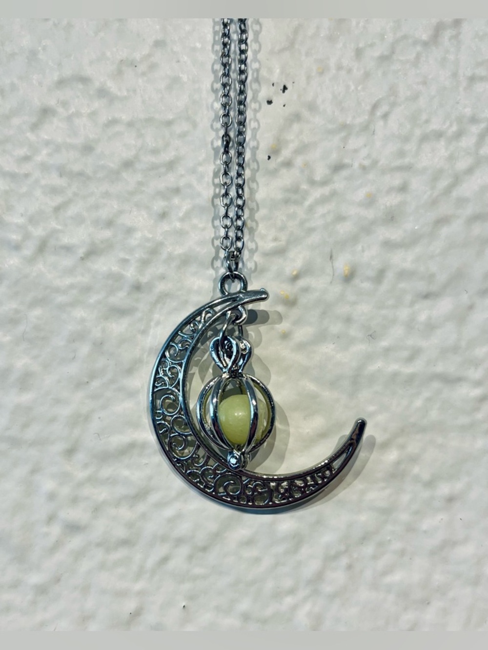 Vintage Silver Tone Crescent Moon Pendant Necklace with Pale Yellow Stone